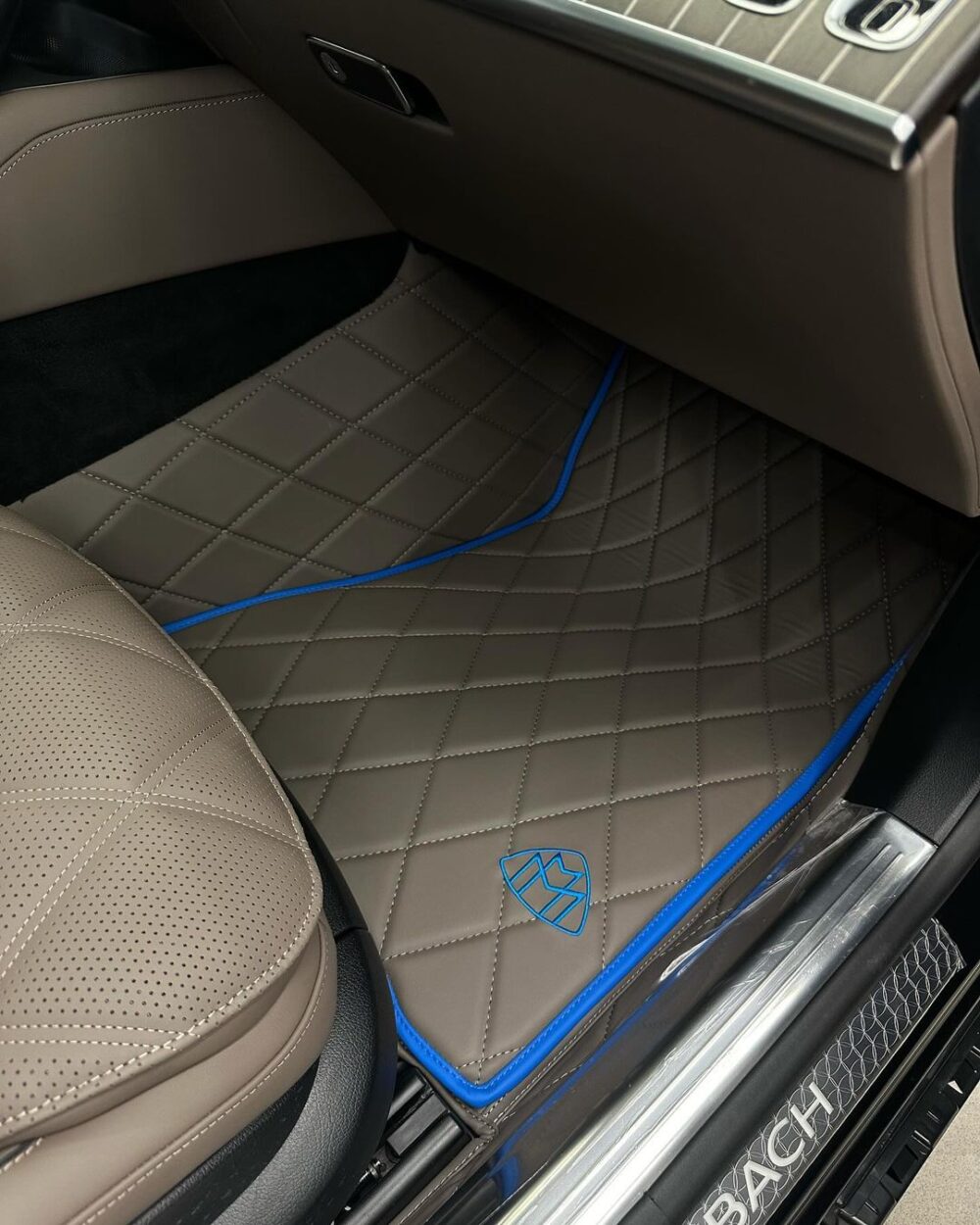 Alternative view of Azure Pinnacle