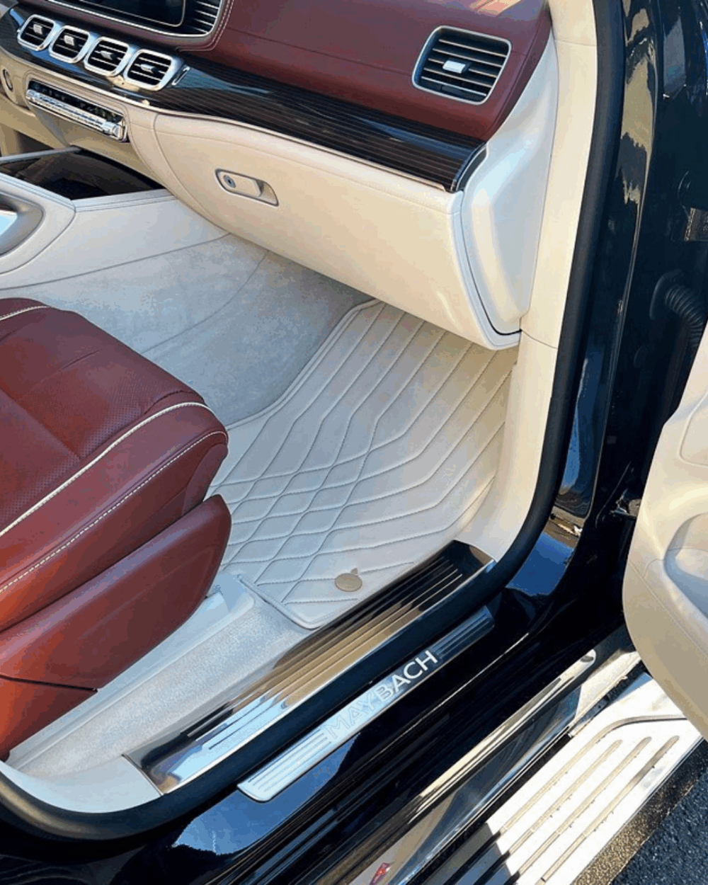 Alternative view of Noir Radiance